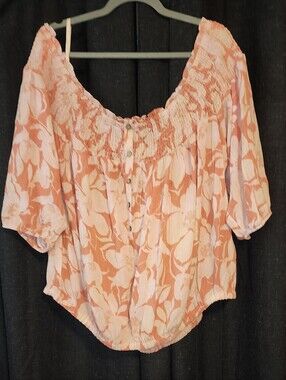 Torrid Crinkle Lace Off Shoulder Floral Pink Top – Size 4X (26)- Travel, Summer